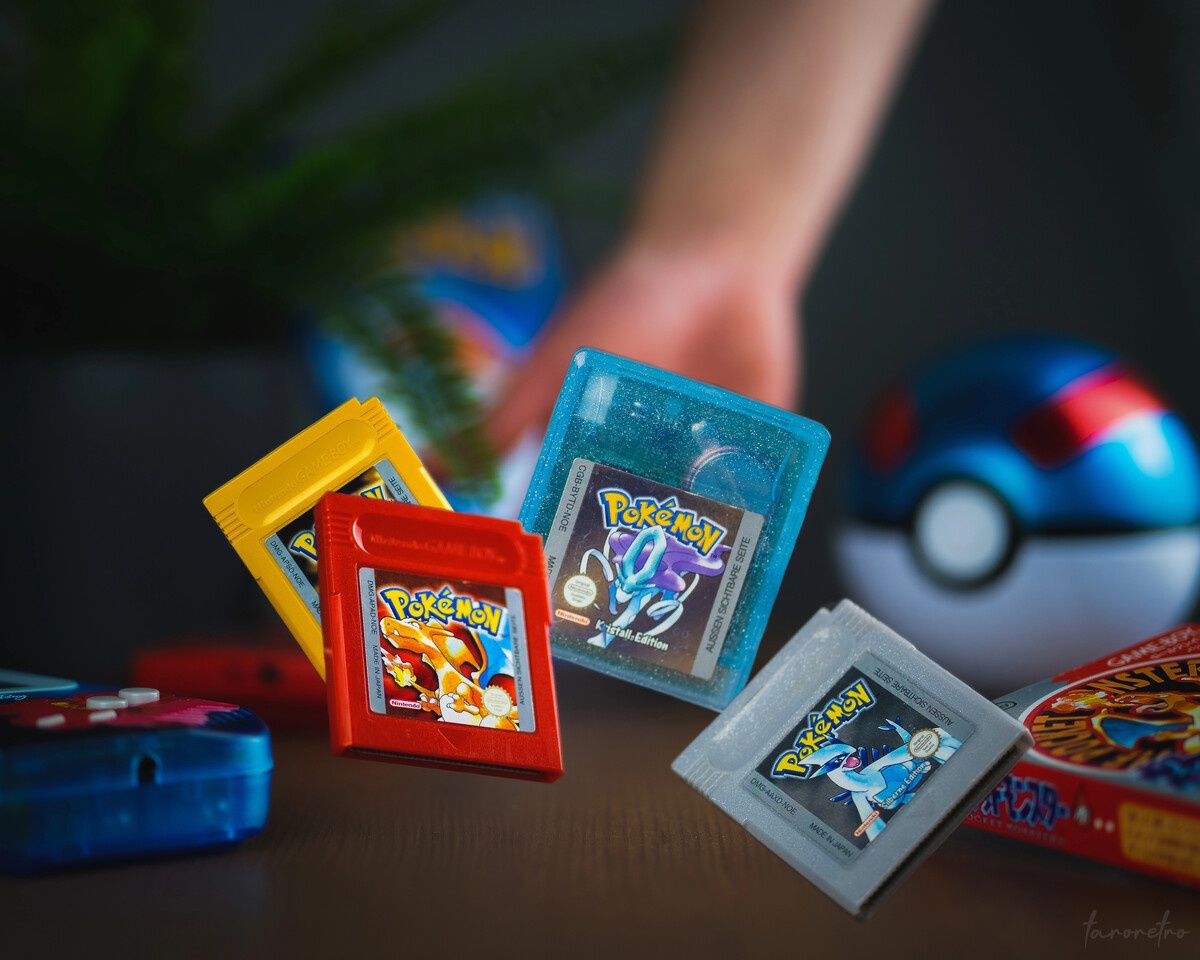 Pokemon vintage Gameboy cartridges Red Yellow Crystal Silver with nostalgia Pokeball
