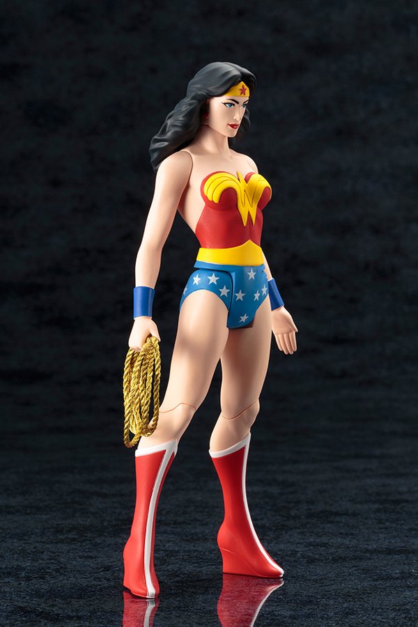 DC UNIVERSE WONDER WOMAN CLASSIC SERIES ARTFX+ STATUE