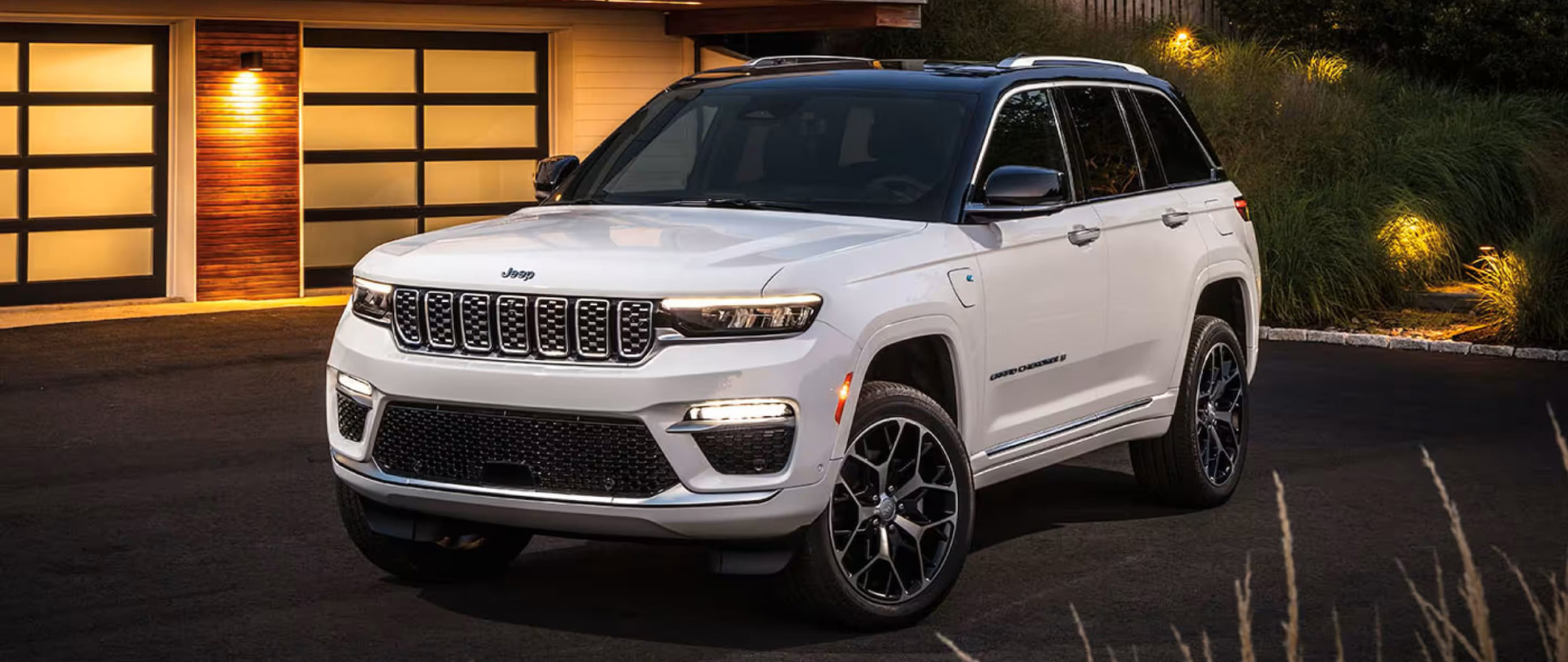 2026 Jeep Grand Cherokee at CMA's CDJR of Martinsburg | White 2026 Jeep Grand Cherokee 2026 Jeep Grand Cherokee at CMA's CDJR of Martinsburg | White 2026 Jeep Grand Cherokee