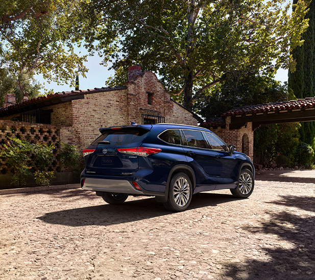 2026 Toyota Highlander vs. 2026 Honda Pilot vs. 2026 Hyundai Santa Fe comparison | Lancaster Toyota | Rear profile of a blue 2026 Toyota Highlander 2026 Toyota Highlander vs. 2026 Honda Pilot vs. 2026 Hyundai Santa Fe comparison | Lancaster Toyota | Rear profile of a blue 2026 Toyota Highlander