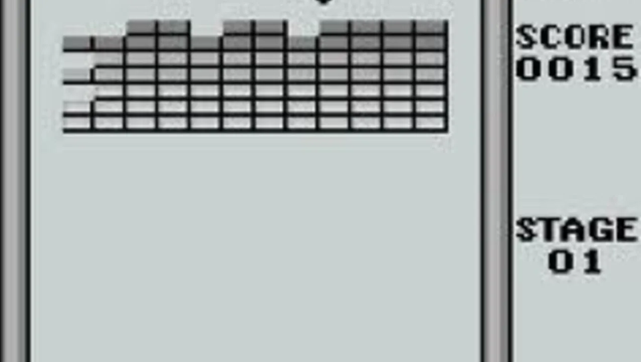Alleyway gameplay on Game Boy