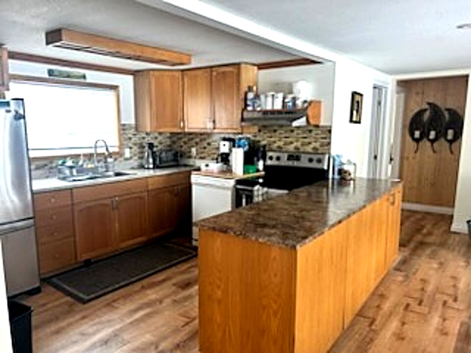 Property exterior view 4