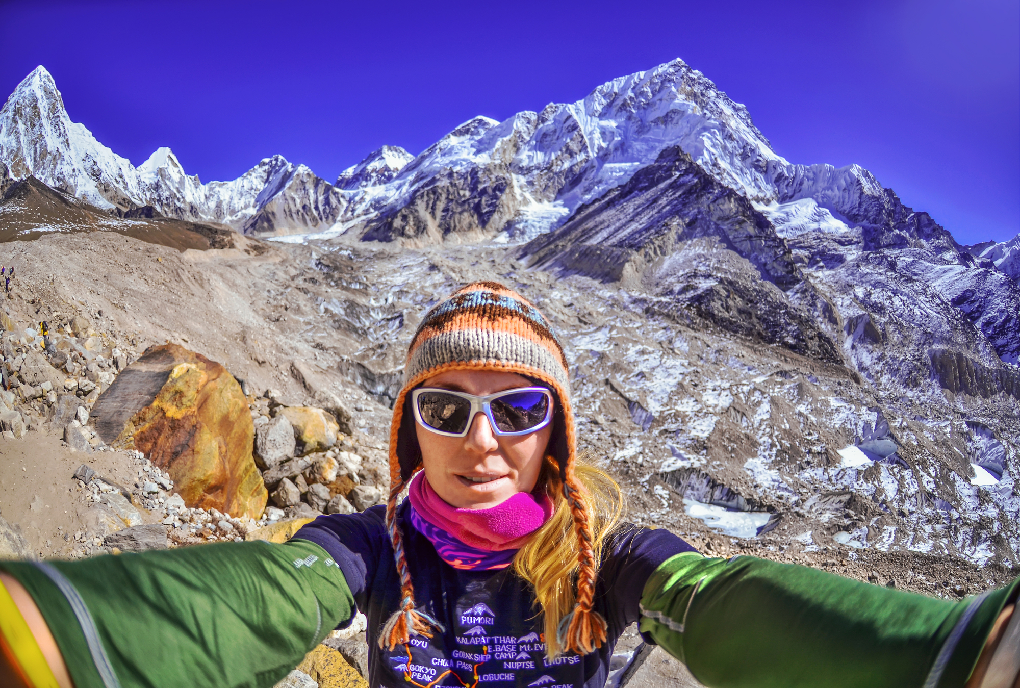 https://media.publit.io/file/TravelReels/Selfie-Mountaineering.jpg