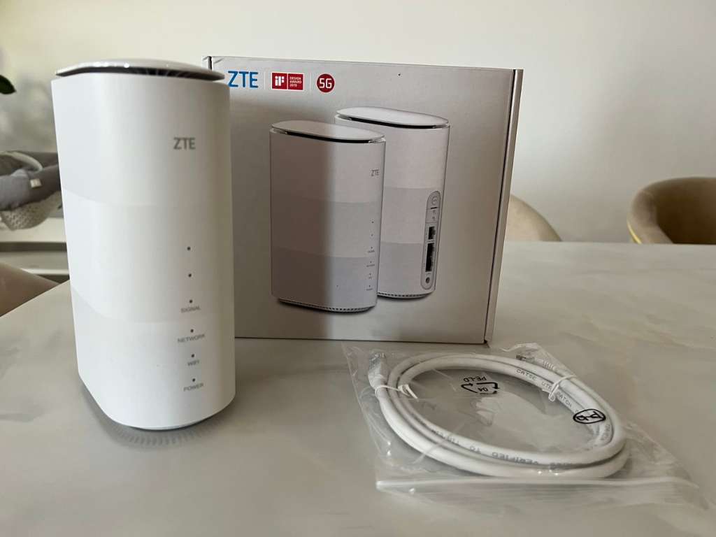 Pre-Owned Unlocked ZTE MC801A 5G / 4G WiFi 6 Router (3.6Gbps) - Image 5