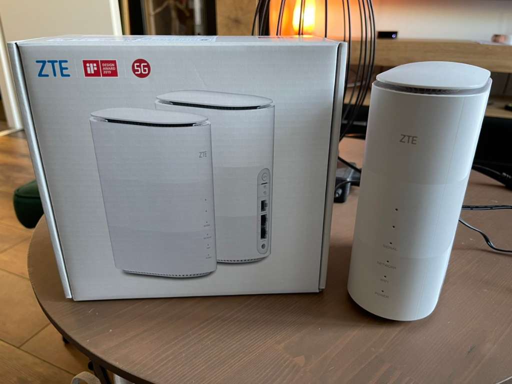 Unlocked ZTE MC801A 5G / 4G WiFi 6 Router