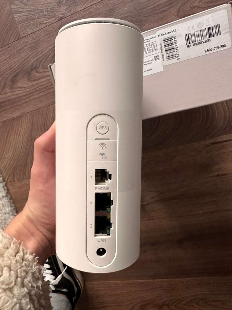 Unlocked ZTE MC801A 5G / 4G WiFi 6 CPE Router - SIM Card Slot - Image 3