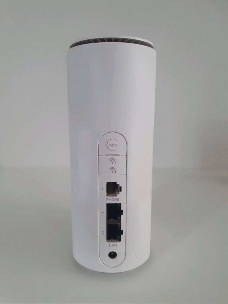 Preowned Unlocked ZTE MC801A 5G / 4G WiFi 6 CPE Router Sim slot - Image 3