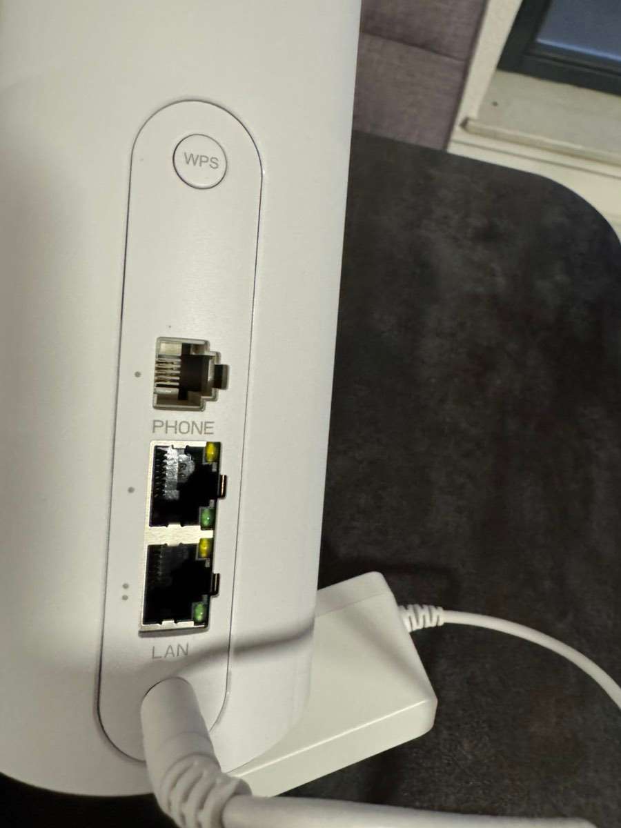 Preowned Unlocked ZTE MC888 5G / 4G WiFi 6 CPE 3.8gbps Router - Image 2