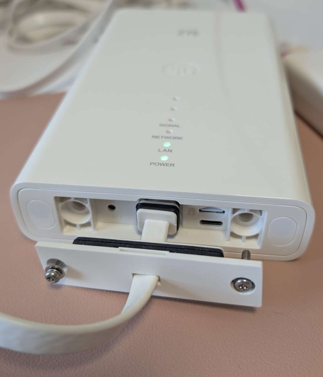 Unlocked ZTE MC889 5G Outdoor CPE Router - Image 3