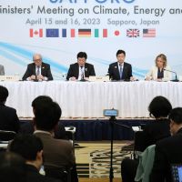 G7 vows to step up moves to renewable energy, zero carbon