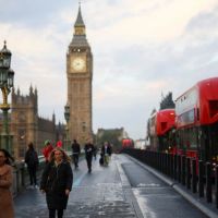 Experts: UK now facing chaotic political situation