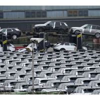 UK Trade Deficit Narrows With Jump in Car and Aircraft Exports