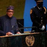 Nigerian presidential hopefuls sign election peace accord