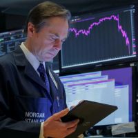 US stocks fall to end the week with a loss as traders assess debt ceiling outlook