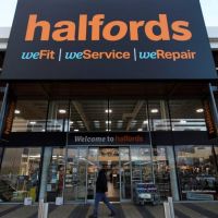 Halfords warns on profits after staff shortages take toll