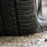 Time to Sell Canadian Tire Stock? Retailer Blames Weather for Q1 2023 Earnings Decline