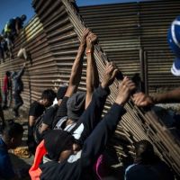 Poll: Plurality Oppose Giving Amnesty to Illegal Immigrants