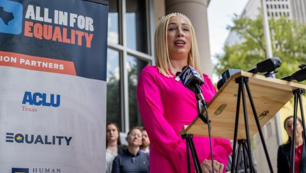 Judge blocks Texas law banning drag shows for children