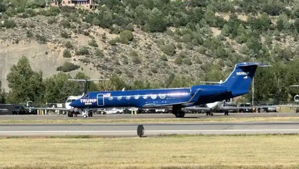 WATCH: Is Trump Traveling to Campaign Rallies in Jeffrey Epstein’s Old Plane?