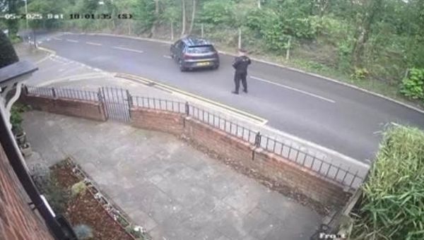 “My son called me saying ‘don’t go to the park – there’s men with guns'” – Manchester Evening News