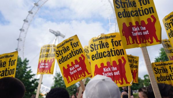 Teacher strikes in England called off as union accepts pay rise
