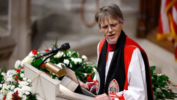 Donald Trump looks stony-faced as Bishop 'lectures' President at prayer service
