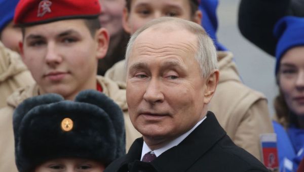 Putin’s body double has ‘deadly fever’ but cuddled kids on public appearance