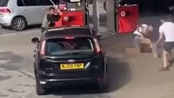 Moment 'XL Bully' Attacks Public At City Petrol Station Including ...