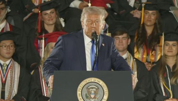 Trump offers encouragement to University of Alabama graduates in speech interspersed with politics – WSVN 7News | Miami News, Weather, Sports | Fort Lauderdale