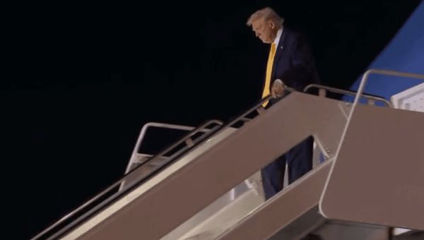 Armed man shot near white house by Secret Service