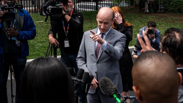 Trump Officials Consider Suspending Habeas Corpus for Detained Migrants