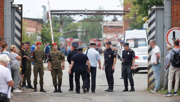 Large Blast Hits Warehouse Near Moscow