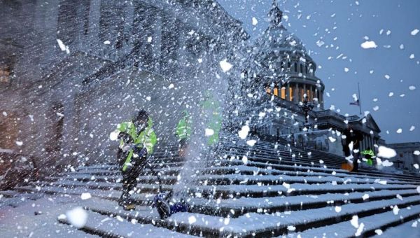 Massive Winter Storm Moves East: D.C. Faces Rare Snow Emergency After Record Snowfall In Midwest (Photos)