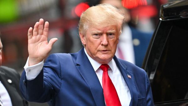 DOJ Has Trump’s Cell Phone Data From Jan. 6 — And Will Present It At Trial, Prosecutors Reveal