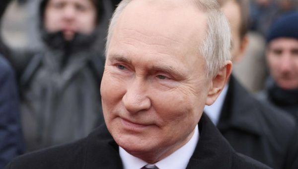 Kremlin cracks down on Russians ‘posting emojis’ about rumours of Putin’s death