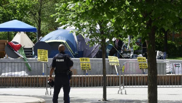 Pro-Palestinian protestors demand Drexel divest from Israel as encampment enters second day – The Triangle