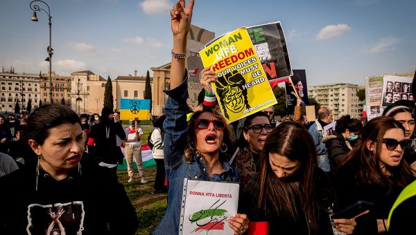 Hundreds of girls poisoned in Iran to stop them from going to school