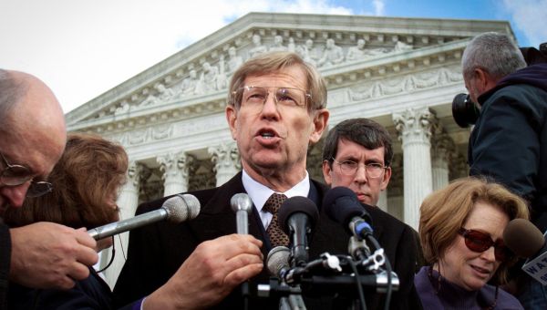 Theodore B. Olson, Conservative Lawyer Who Took Up Liberal Causes, Dies at 84