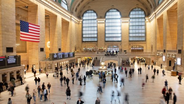 2 teens from South America stabbed at Grand Central Terminal while eating with parents on Christmas