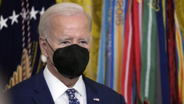 Biden Wears, Then Removes Mask at White House Ceremony