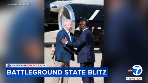 Tim Walz urges supporters to finish strong at downtown fundraiser