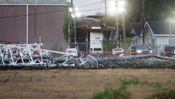 Helicopter Crash Kills 4 in Houston, Destroys Radio Tower