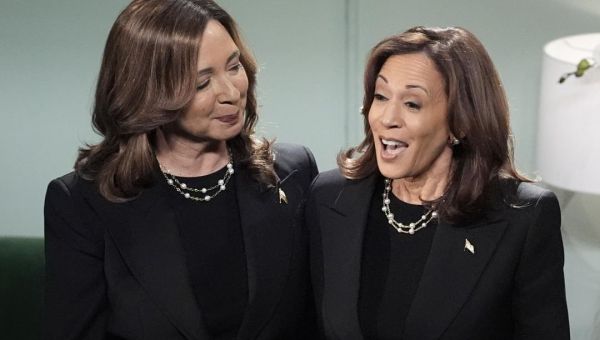 Harris Drops by SNL to Check Out Her Doppelganger