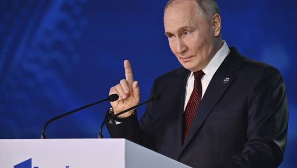 Putin Congratulates, Praises Trump