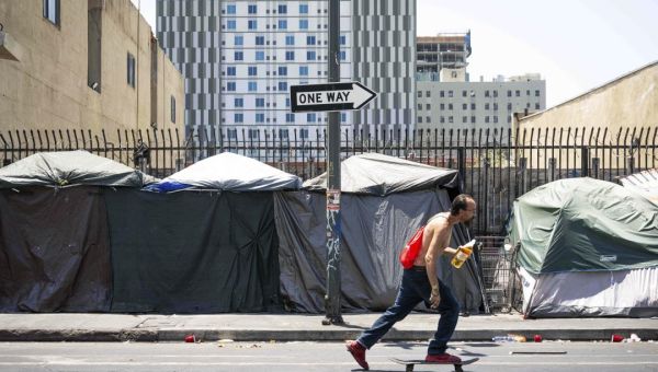 California Pressures Cities to Ban Homeless Encampments