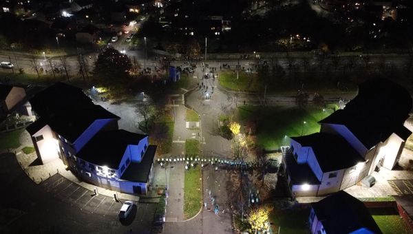 Around 100 young people clash with riot police in Edinburgh Bonfire Night disorder