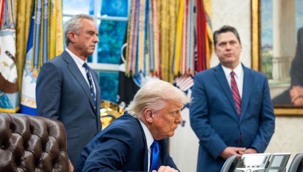 Trump order cuts funds for “gain-of-function” research