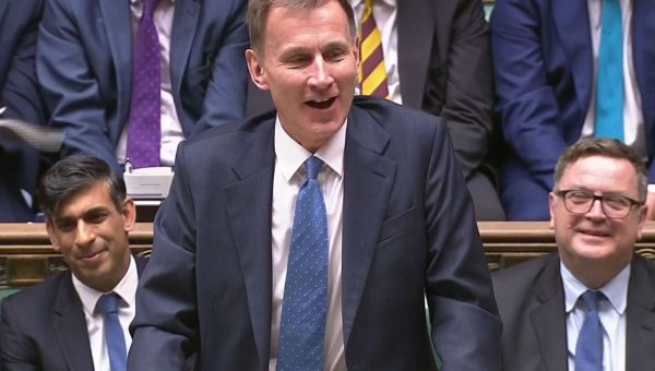 Hunt cuts National Insurance bills as economic growth hits ‘dead end’