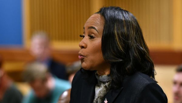 Fani Willis defends prosecutor on Trump case after relationship claims