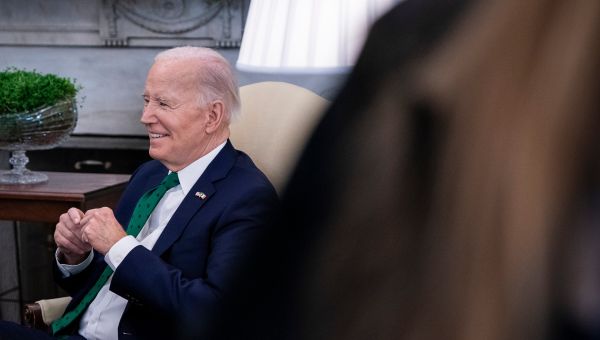 Biden mixes comedy with dire warnings on democracy at Gridiron Club dinner.